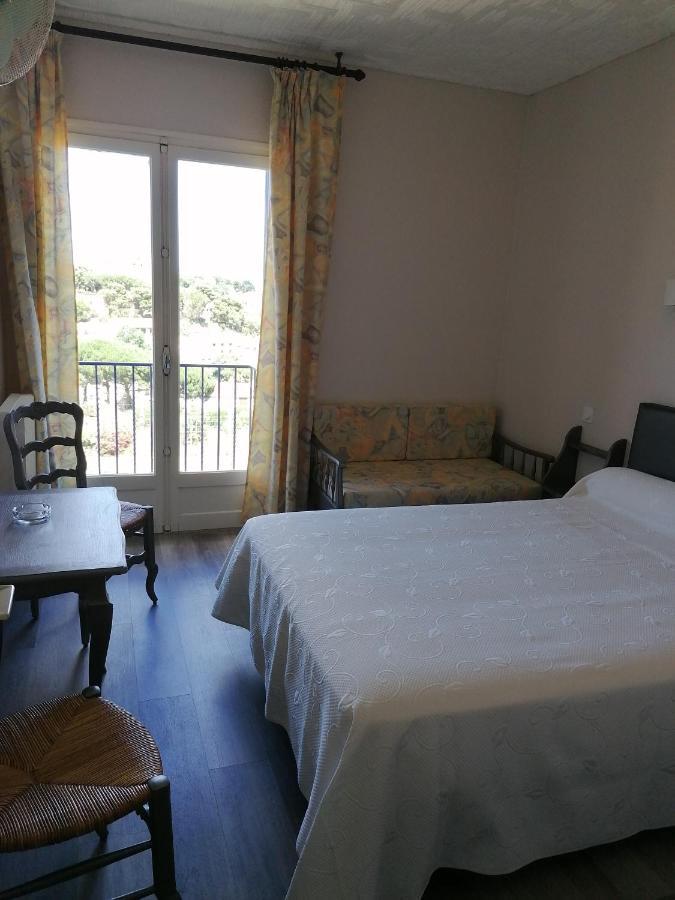 Hotel Hotel Ambeille 3*