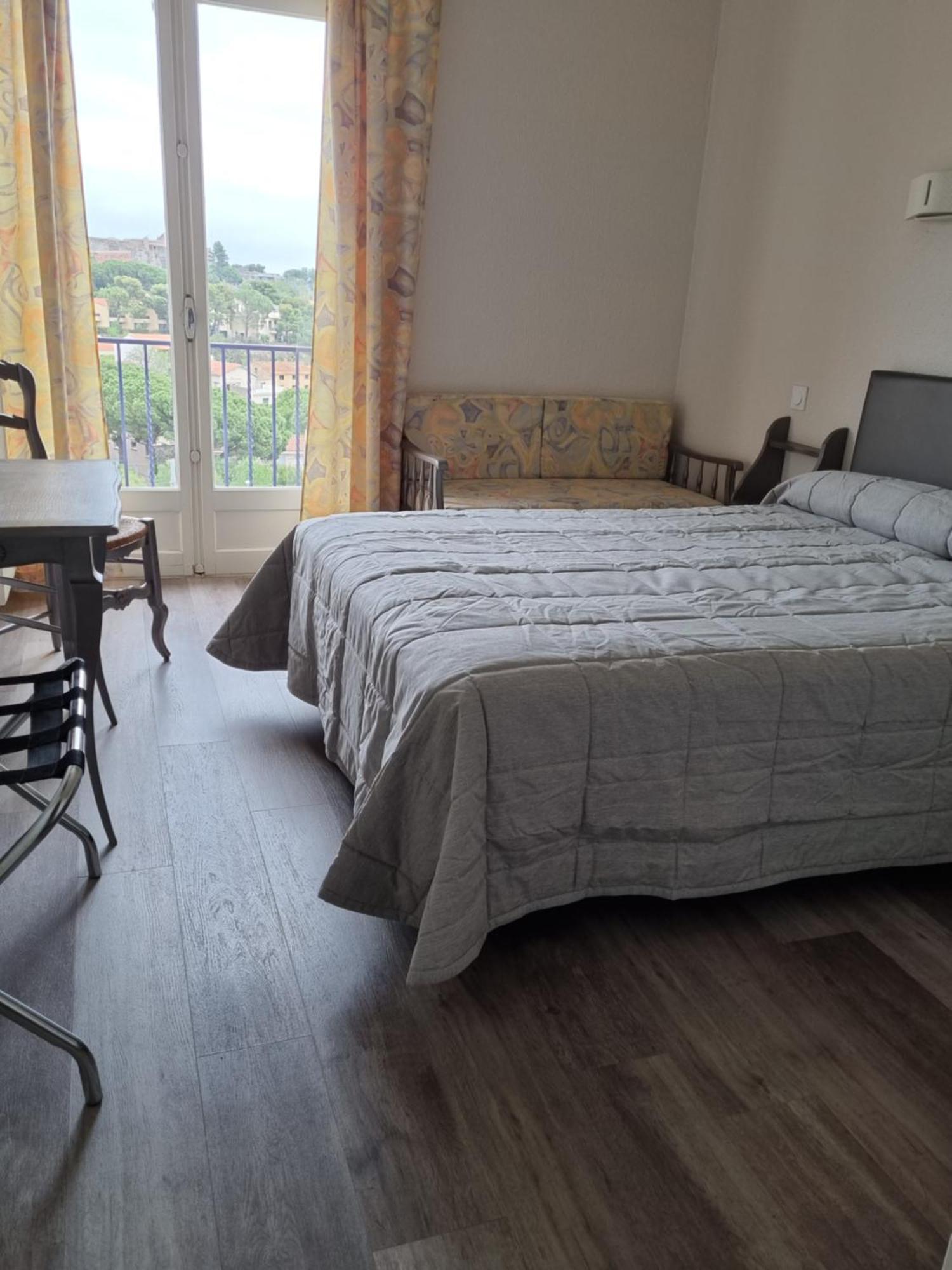 Hotel Ambeille Vue Mer 3*