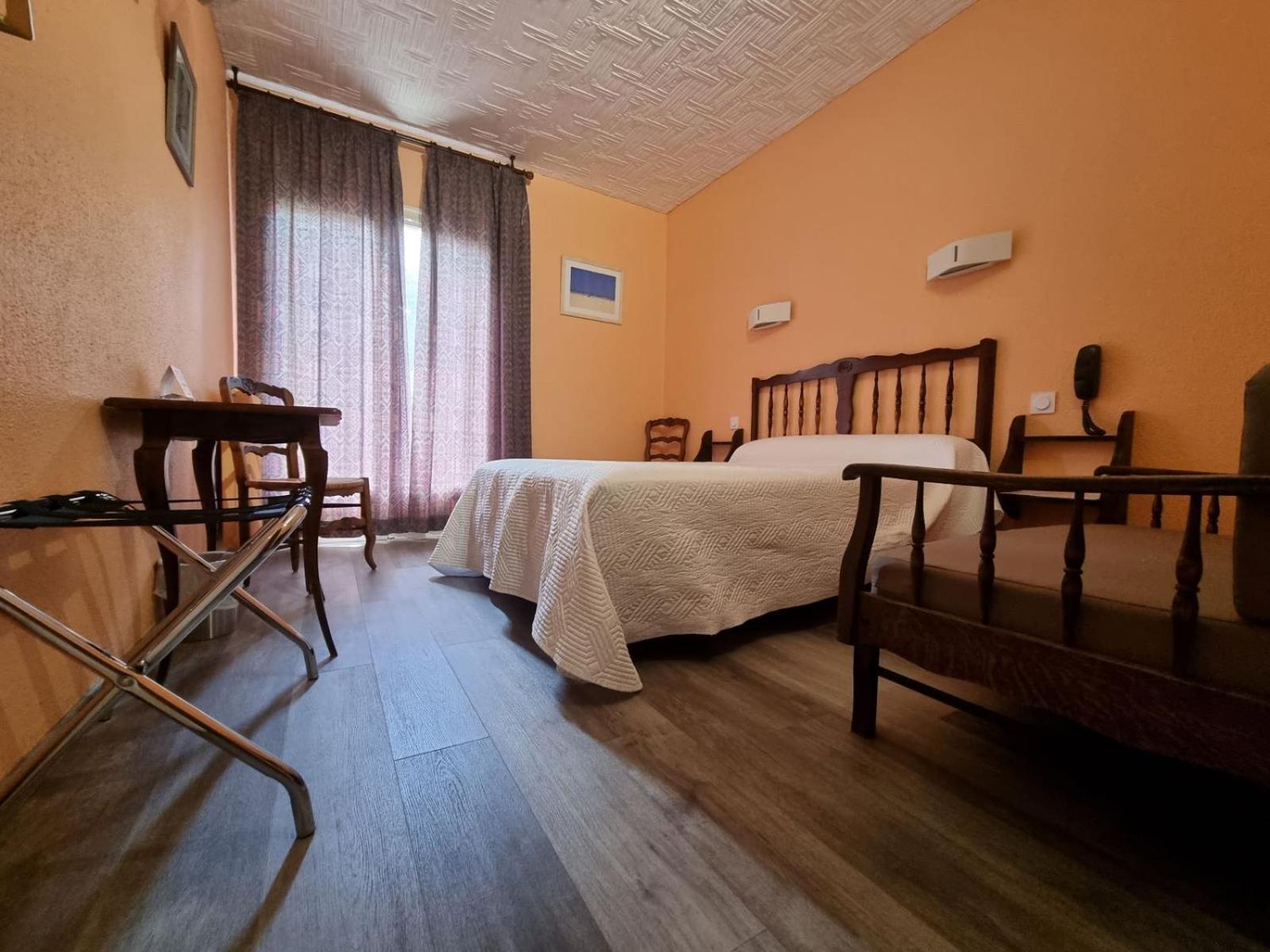 Hotel Ambeille Vue Mer 3*